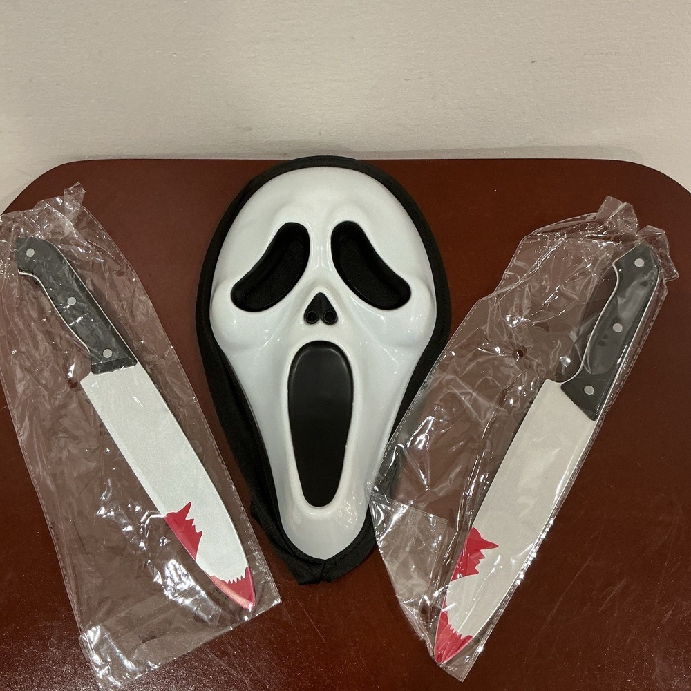 Scream Ghostface Mask with 2 Bloody Knives NEW